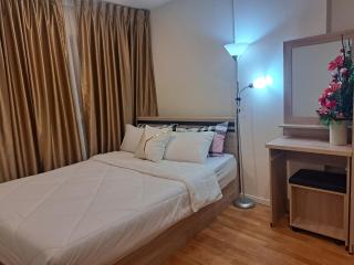 A family room at Lumpini Ville Sukhumvit 101-1 by Pikul - 7