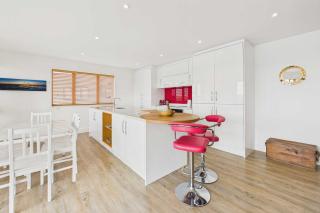 Host & Stay - Becalmed - 3