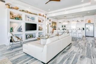 Luxury Beachfront Hot Tub Firepit & Tiki bar - 7