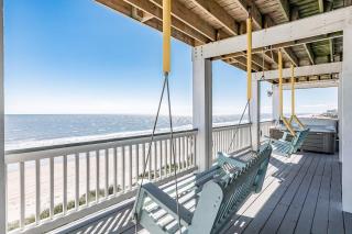 Luxury Beachfront Hot Tub Firepit & Tiki bar - 3