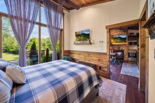 Red Wolf Chalet at Eagles Nest - 1