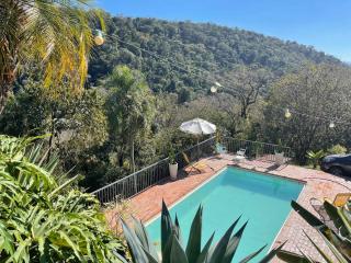 Casa em Mairinque com Piscina e Área Verde - 0