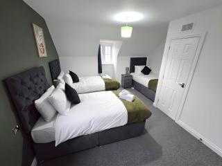 2ndHomeStays- Bilston- Contractors Friendly Townhouse - 3