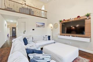 5BD 4BA Entertainment Hub - Playground Cinema Gym - 4