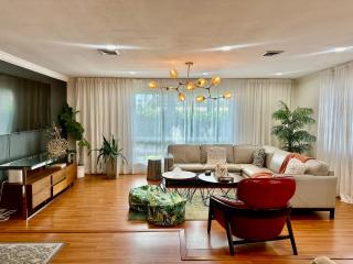 Beach and Down Town Hollywood - 0