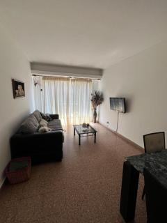 Departamento con balcón a dos cuadras de la playa - 7