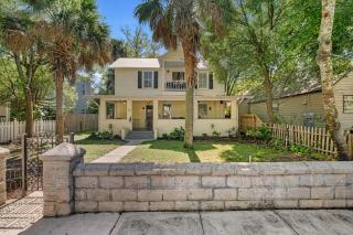 Secret Garden Hideaway l Walk to DNTN l Sleeps 8 - 4