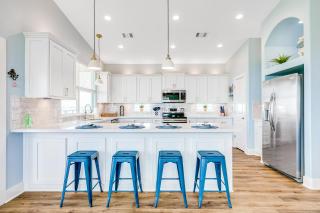 Paradise Steps to Beach Large Deck Dog Haven - 8