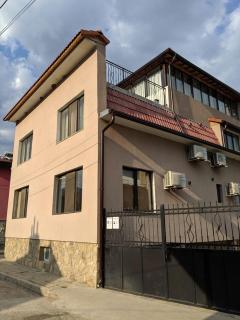 Къща за гости Семейство Петрови - 4