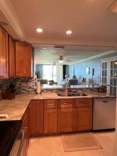 Royale Towers B105 - 6