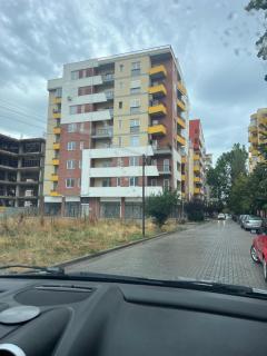 Swan Lake Luxury Apartment - 8