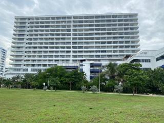 Moderno Apto cerca del Mar y Aeropuerto - 9