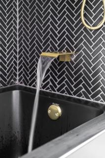 Prime Location Top Rated Clean Parking Free! - 5