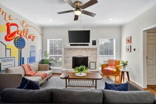 Radiant 3BR 2BA Dallas Home, Near DFW, AT&T Stadium, Six Flags With Mini-Golf - 6