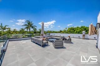 LVS Villa Blanco 5BR Coastal Oasis with Rooftop Sunset Deck Heated Pool Spa & Walk-to-Beach Access - 5