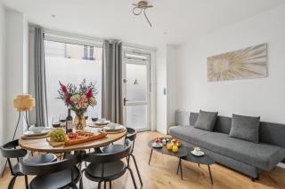 Lavie Maison Eiffel AC Hot Tub - 8