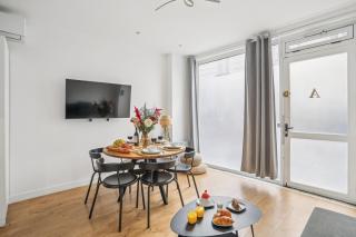 Lavie Maison Eiffel AC Hot Tub - 6