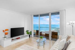 Oceanfront corner unit - Hollywood - 0
