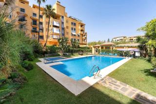 Chic Marbella Getaway - 6