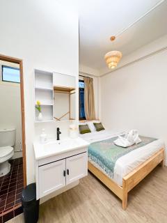 Bangkok Neighborhouse - 7