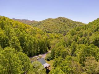 Roaring Creek Lodge - 3