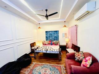 The Family Courtyard Suites - A Boutique Guest House Villa - 6