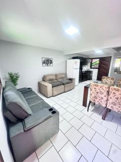 Sobrado Impecável com Churrasqueira - 0