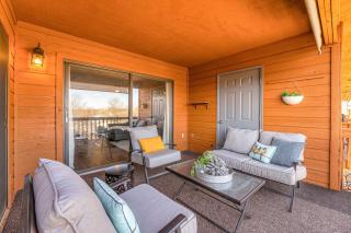 Bright Stylish Condo with Balcony - 2