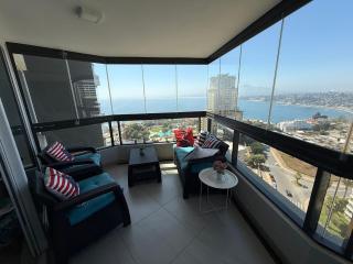 Bello y excepcional depto en Costa Montemar - 0