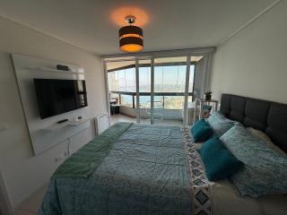 Bello y excepcional depto en Costa Montemar - 1