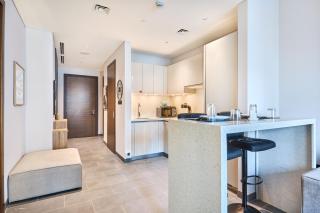 STAY BY LATINEM Luxury 1BR plus study Holiday Home CC 2408 - 7