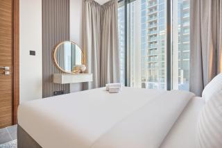 STAY BY LATINEM Luxury 1BR plus study Holiday Home CC 2408 - 4