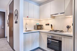 STAY BY LATINEM Luxury 1BR plus study Holiday Home CC 2408 - 6