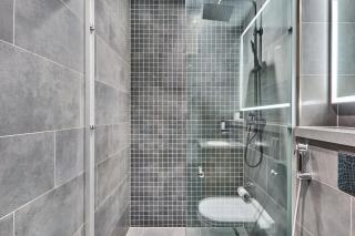 STAY BY LATINEM Luxury 1BR plus study Holiday Home CC 2408 - 1