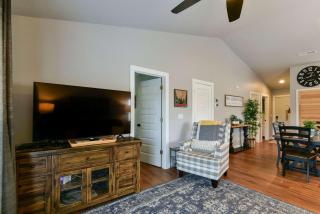 Table Rock Lookout Duo - Spacious Balcony - 5