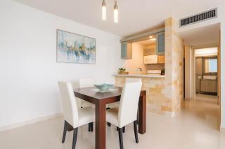 Beachfront Apartment- Near Foxwoods Casino - 1