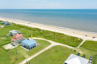 Stunning Beachfront Large Deck Sleeps 14 - 4