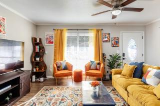 Colorful & Cozy 3 Bedroom in Columbus - 9