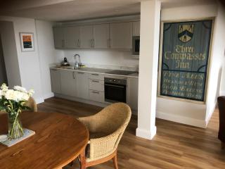 Brand new 75 square metre sea view apartment - 2