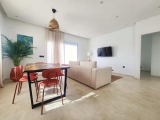 The Nineteen Racine by IB Signature - Stylish two-Bedroom flat - Wifi, Self Check-in, Day and Night Security, Terrace, free parking, close to all amenities - 0