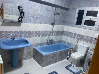 Elegant 2BR Apartment, Prime Location - El Cairo - 9