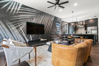 Two Luxurious Hyde Park Homes with 5 Star Amenities - 7