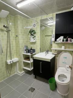 uproom3弘大入口站地铁9号出口步行3分钟绝佳位置 - 5