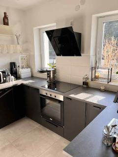 Mirror Hill Lodge - 9