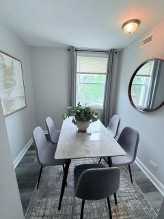 Chic 3BD 2BA- 25 min to downtown - 5