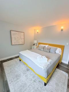 Chic 3BD 2BA- 25 min to downtown - 4