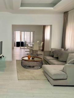 Luxury Bucharest Central Apartment - 9