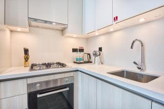 STAY BY LATINEM Luxury 1BR Holiday Home CC 3313 Near Burj Khalifa - 3