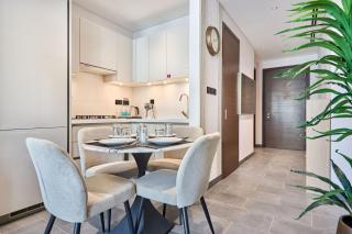 STAY BY LATINEM Luxury 1BR Holiday Home CC 3313 Near Burj Khalifa - 5