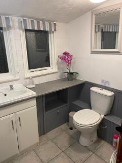 2 Bed Barn - Sleeps 4 - Pets - Parking - Wifi - 6